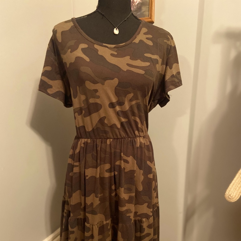 Cotton camo dress and seashell necklace combo